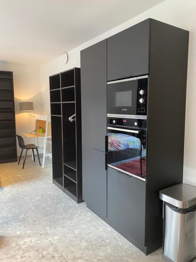 Studio Near Shopping K In K New Bright And Central Kortrijk Exterior photo